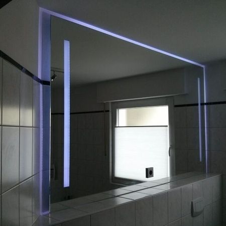 Badezimmerspiegel