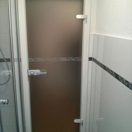 Tür im Badezimmer