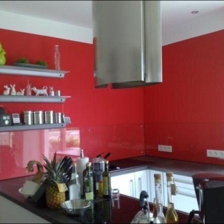Küchenrückwand in rot
