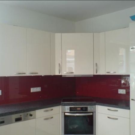 Küchenrückwand in rot